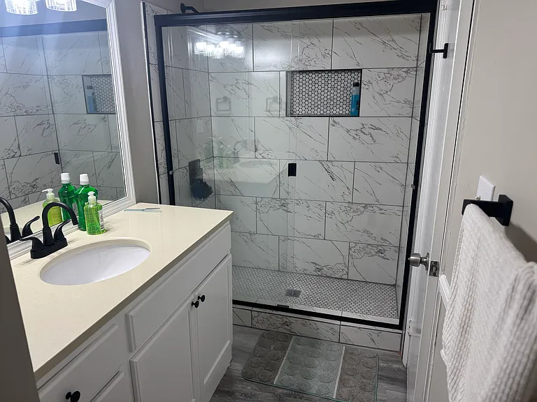 406 Skyview Dr #H — Photo 1