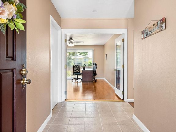 5th image of 2881 Calaveras Dr