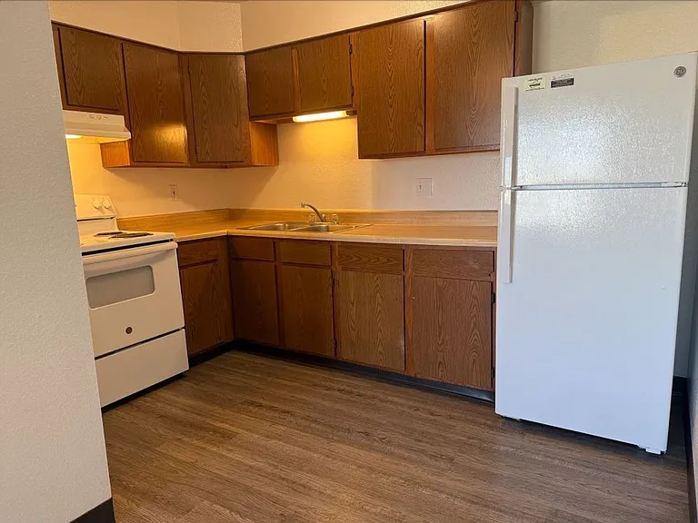 1216 S G Ave — Photo 5