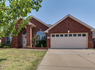 2434 Wayne Way, Grand Prairie, TX 75052