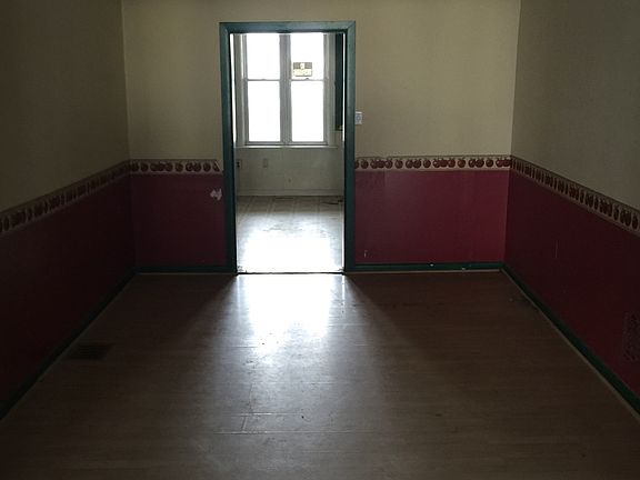 4th image of 706 Green St