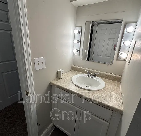 3221 Kemmons Dr #2 — Photo 21