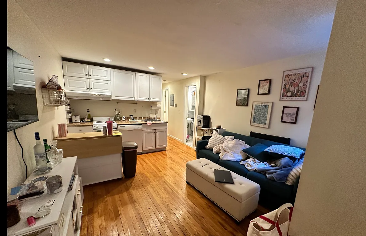 2 bed, 800 sqft, $4,100 — Photo 1