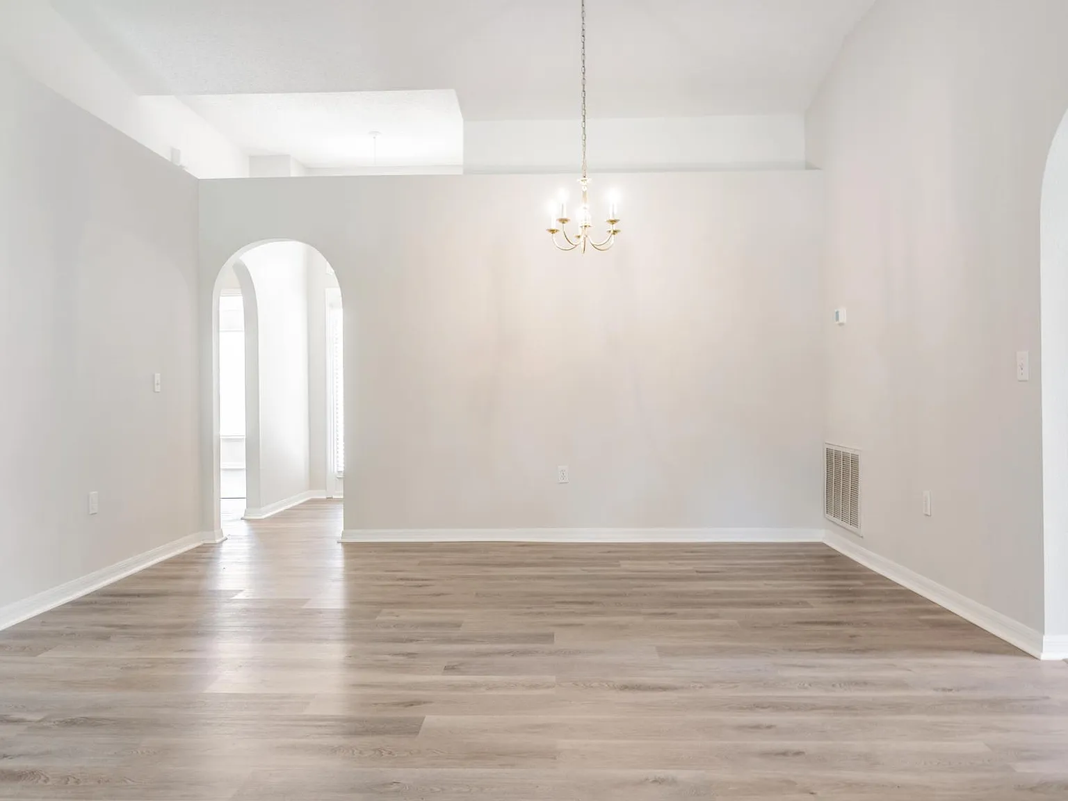 24907 Mary Beth Ct — Photo 4