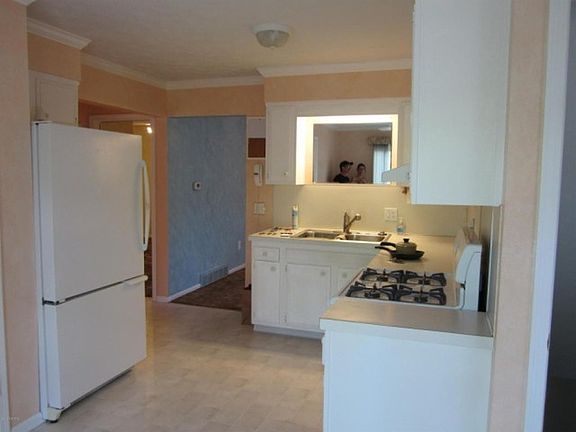 5th image of 5869 Christie Ave SE