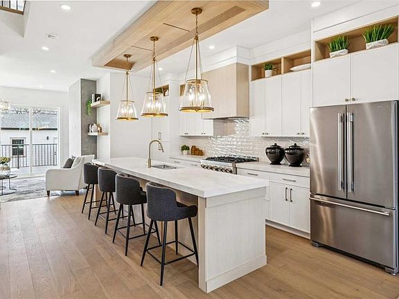 5th image of 2426 W 27th St SW