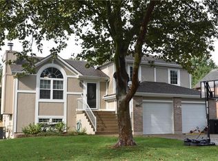 5017 NW Lamp Post Rd, Blue Springs, MO 64015