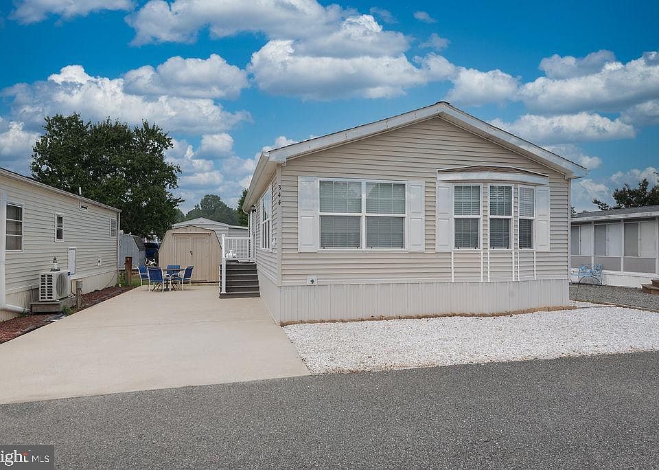 1st image of 344 Pine Cone Dr