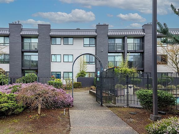 2nd image of 11300 1st Avenue NE #121