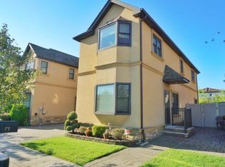 71 Perona Ln, Staten Island, NY 10308