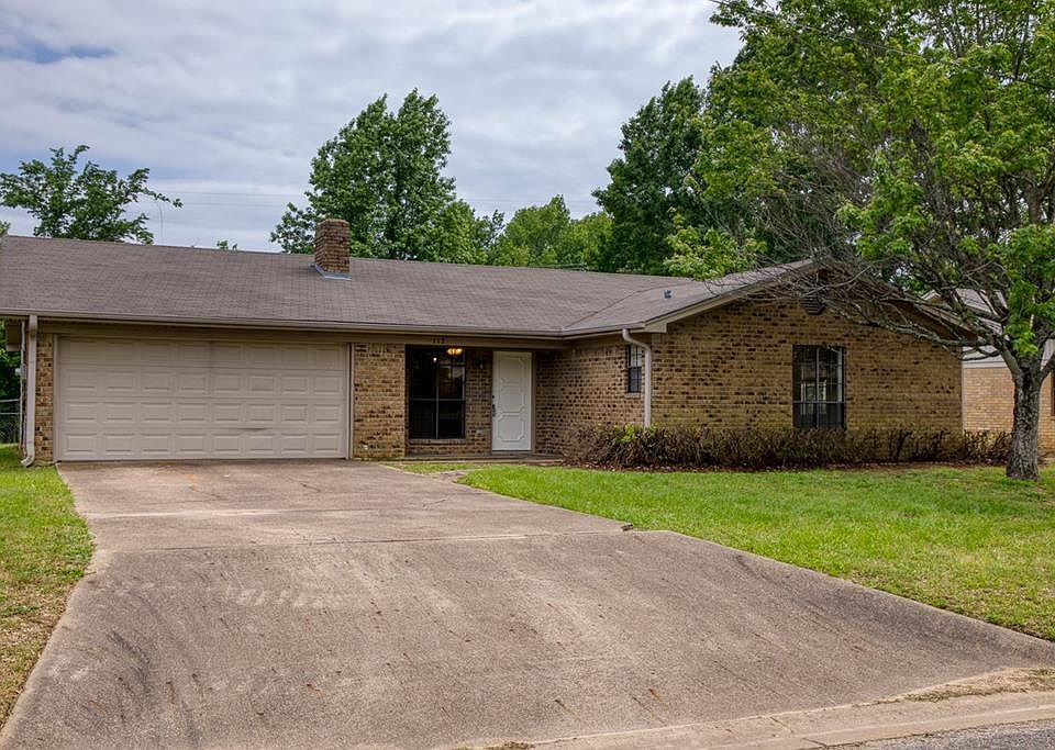 1st image of 112 Cypress Dr