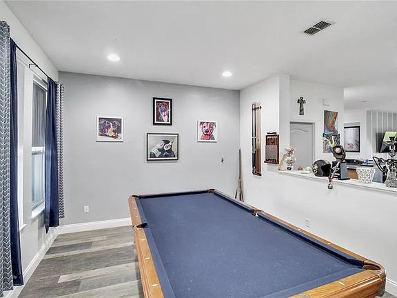 3rd image of 2141 Queenstown Dr
