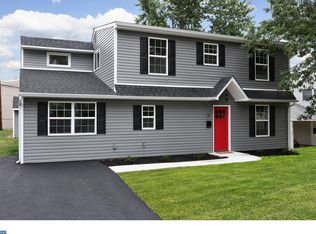12 Rose Arbor Ln, Levittown, PA 19055