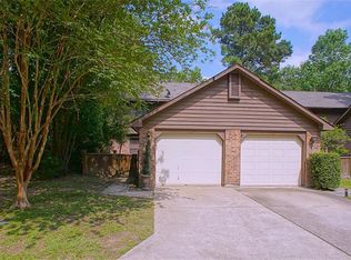 22 E Willowwood Ct, Spring, TX 77381