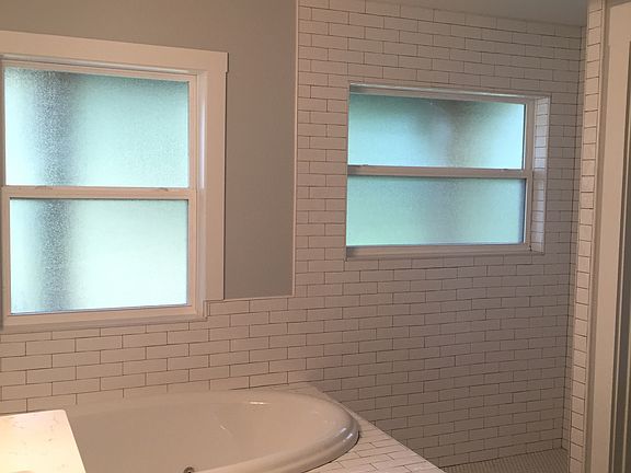 master bath tub and shower