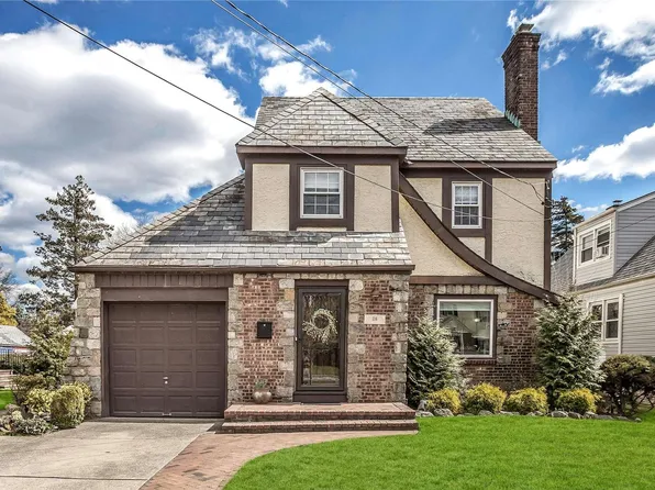 116 Stuart Street, Lynbrook, NY 11563