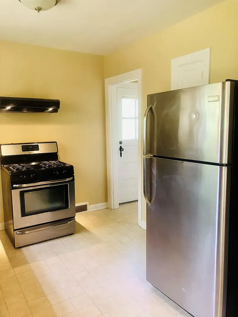 510 S Mitchell St — Photo 3