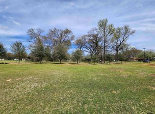 105 Easy St, Palestine, TX