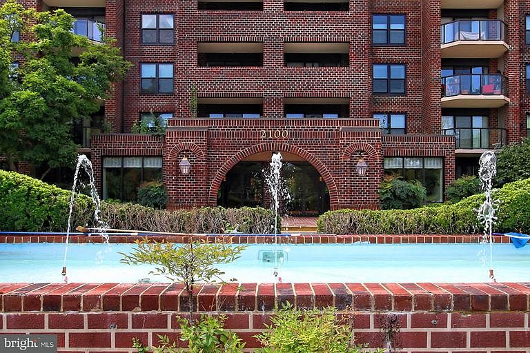 1st image of 2100 Lee Hwy APT G04