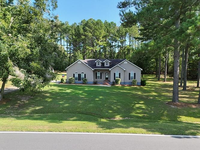 1st image of 290 Pinehill Rd