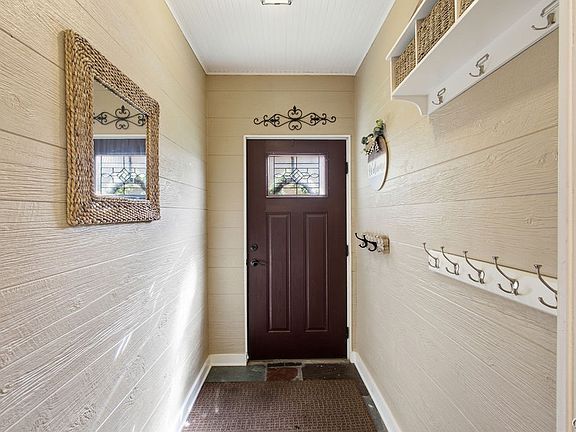 4th image of 100 Arbordale Pl
