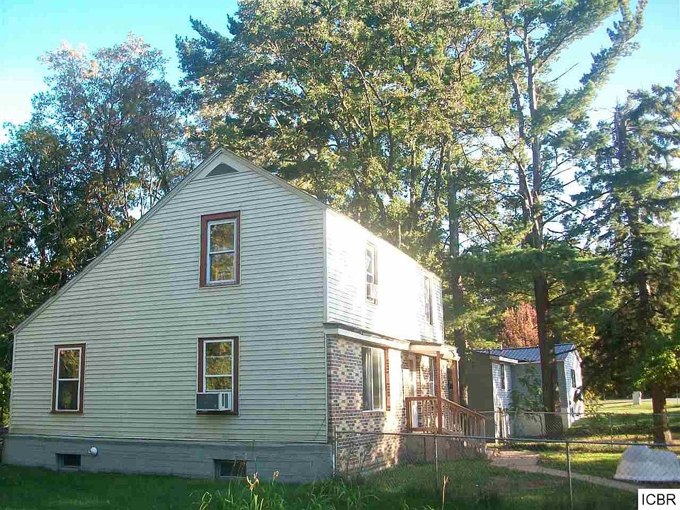 2nd image of 324 SE 10th Ave