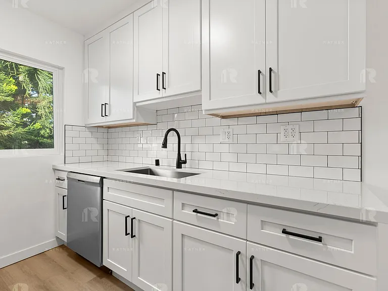 (Sr/Eu/Yo:B) 3280 Provon Lane — Photo 9