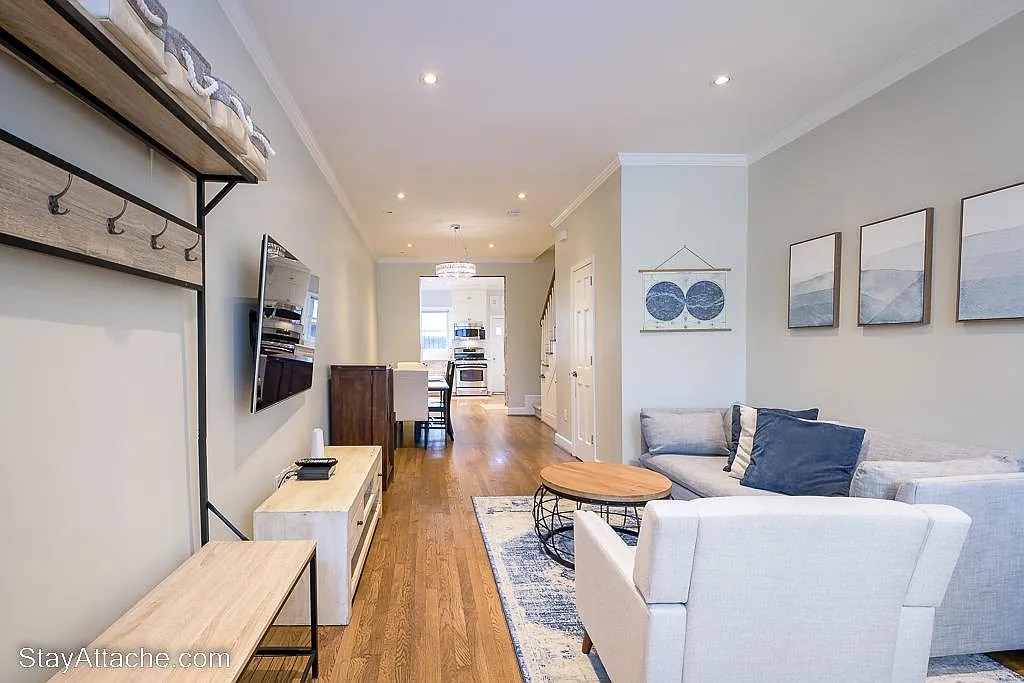 2 bed, 1.5 bath, 1170 sqft, $6,150 — Photo 4