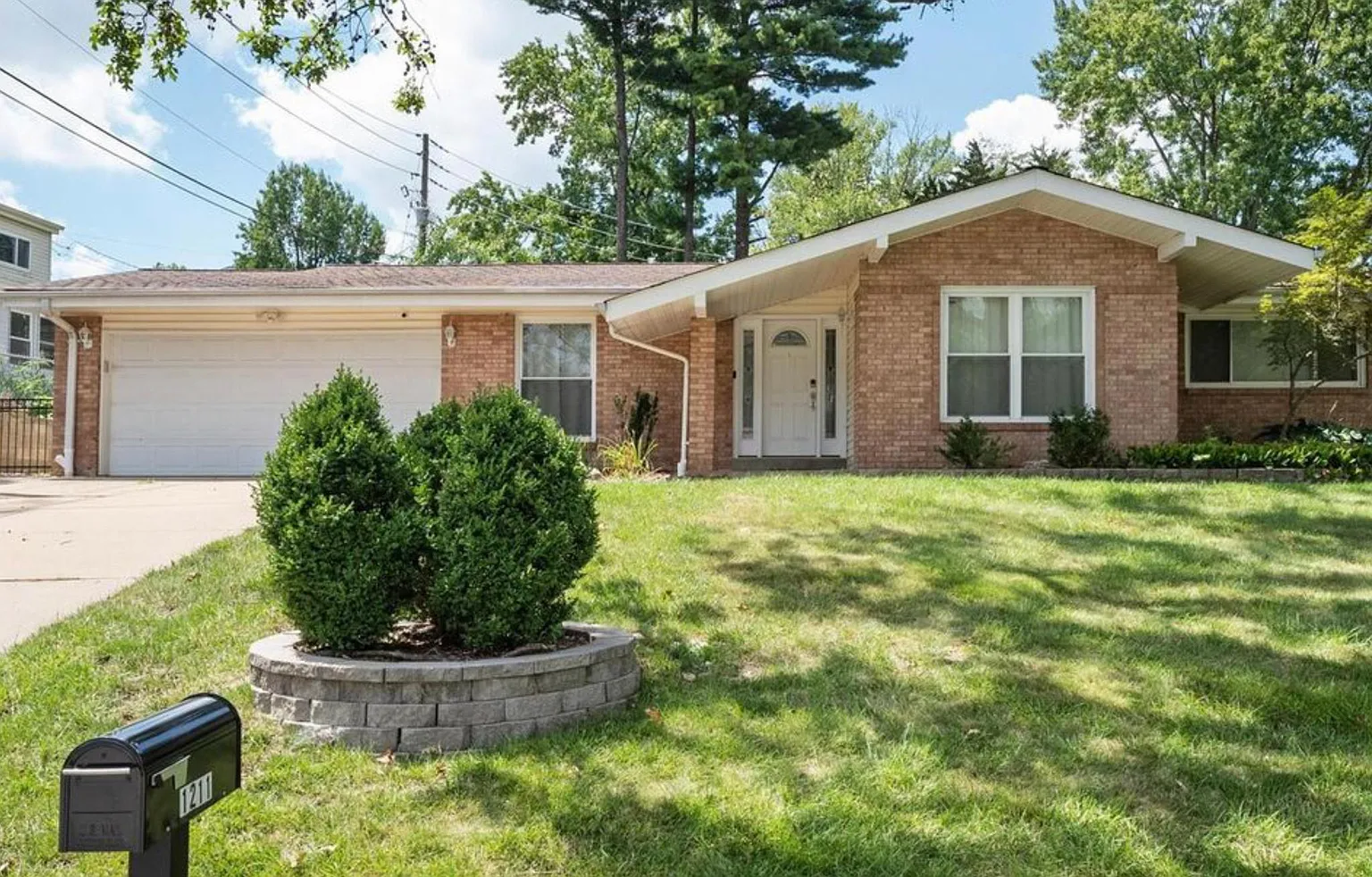 1211 Bardot Ln photo 1