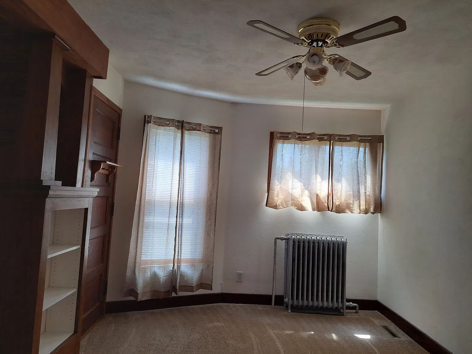 1 bed, 1500 sqft, $1,300 — Photo 4