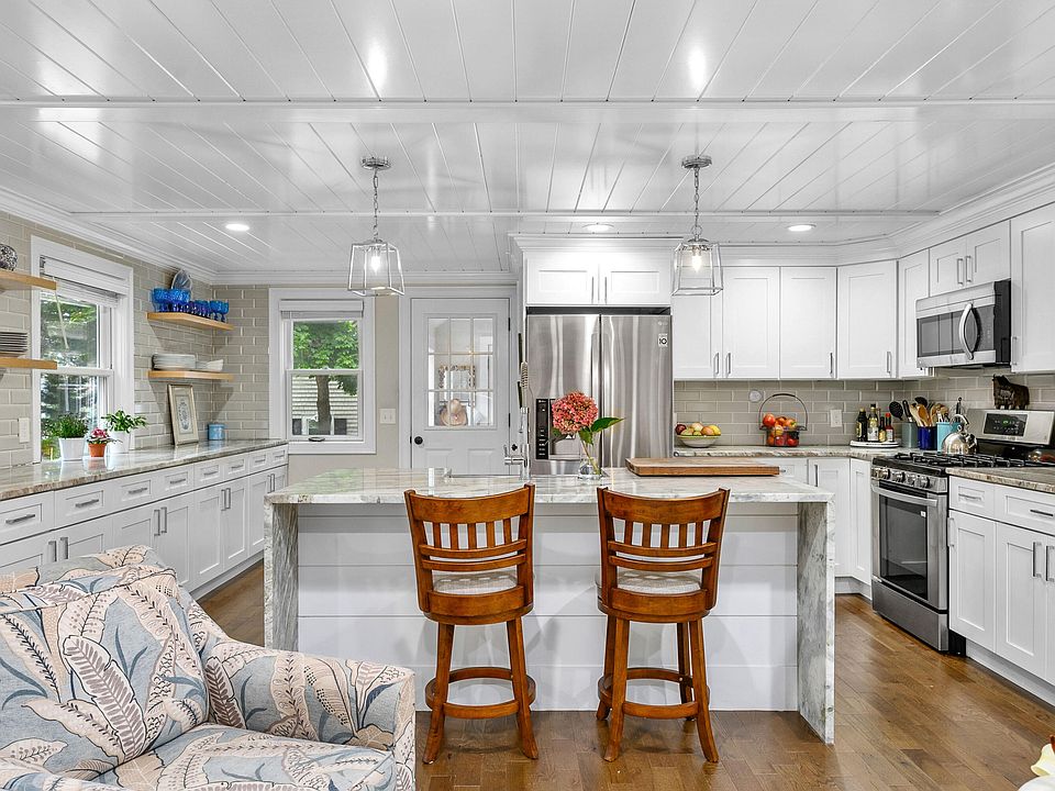 38 Greenwood Avenue, Hyannis, MA 02601 Zillow