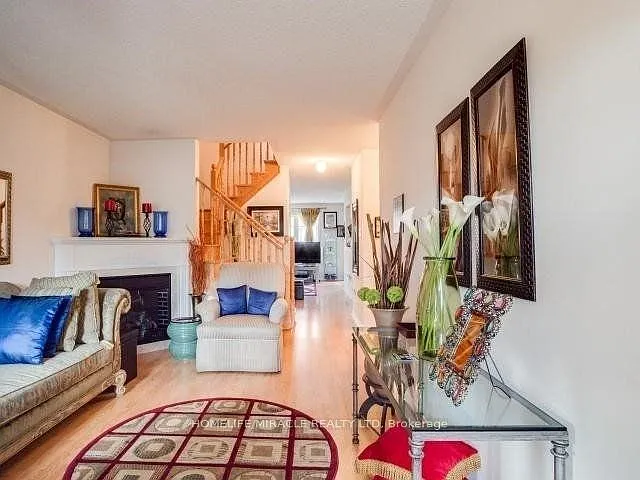 36 Lacebark Ct — Photo 2