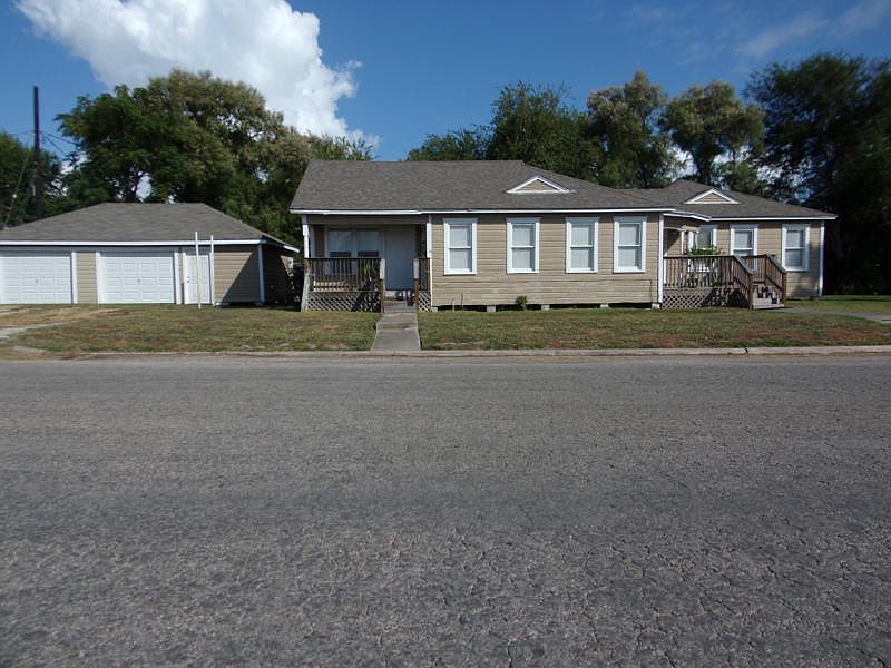 1st image of 402 Breezeway Ave