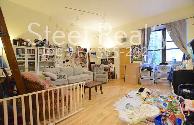 Rented by Street Realty Brokerage LLC | media 2