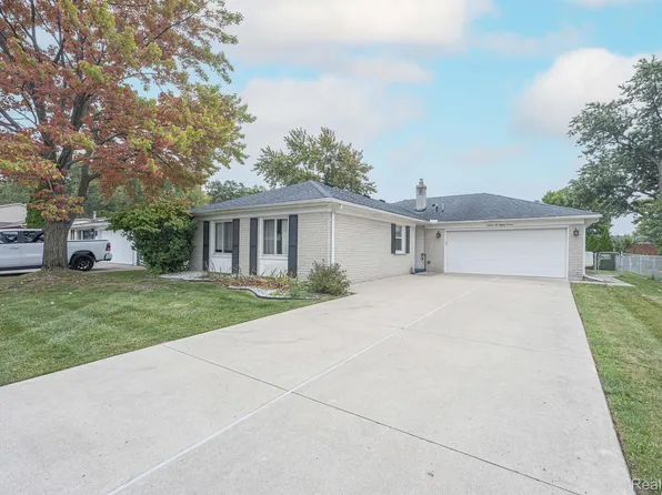 16287 Camden St, Woodhaven, MI 48183