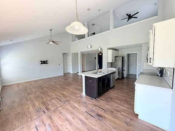 5th image of 1018 Autumn Crest Ln