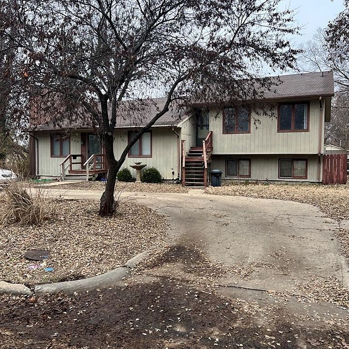 1st image of 124-126 S 2nd St