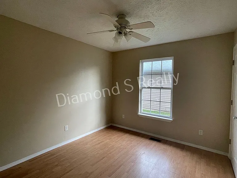 1452 N Ethyl Ave — Photo 2
