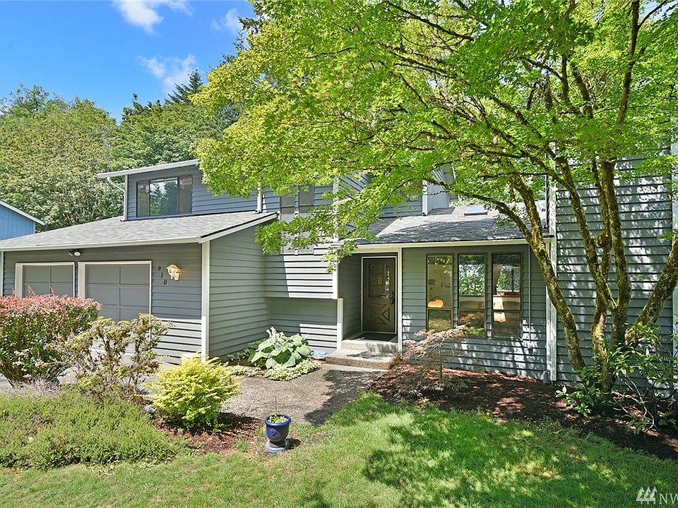1st image of 910 NE Melanie Ct