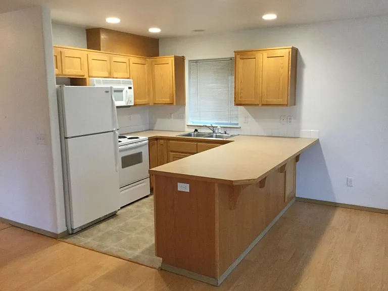 18022 31st Ave NE #B — Photo 3