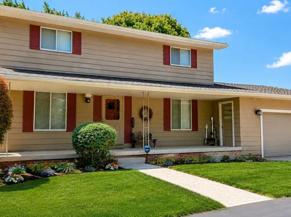 3045 N McKinley Rd, Flushing, MI 48433