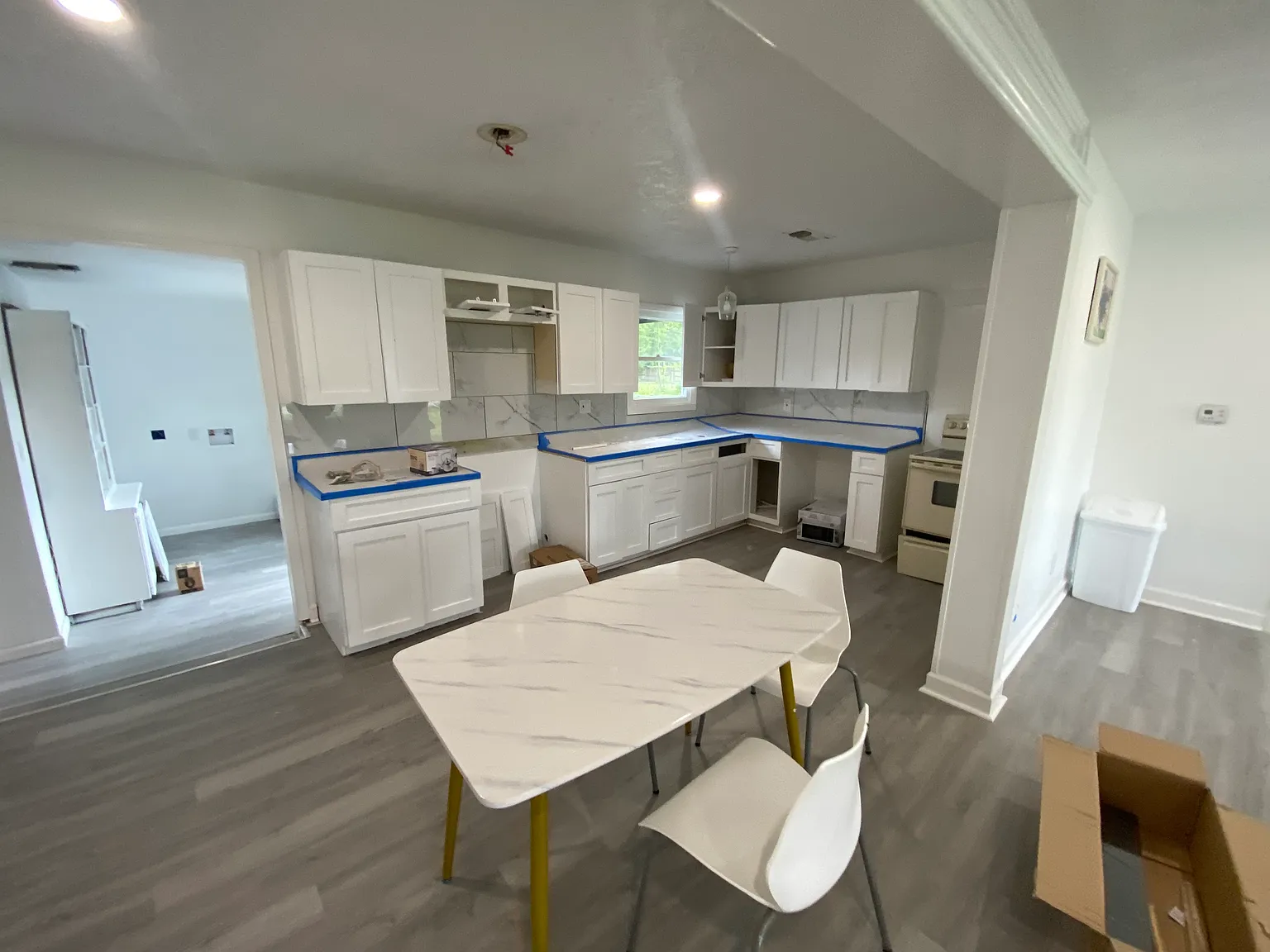 6 bed, 2500 sqft, $850 — Photo 4