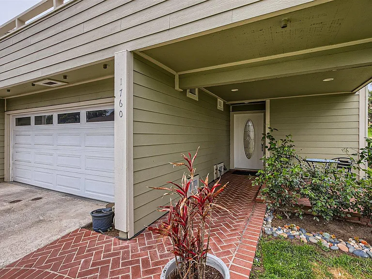 1760 Kennington Rd — Photo 21
