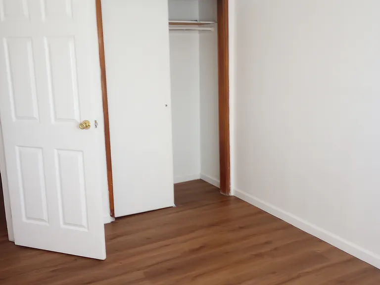 332 Willard Ave — Photo 8