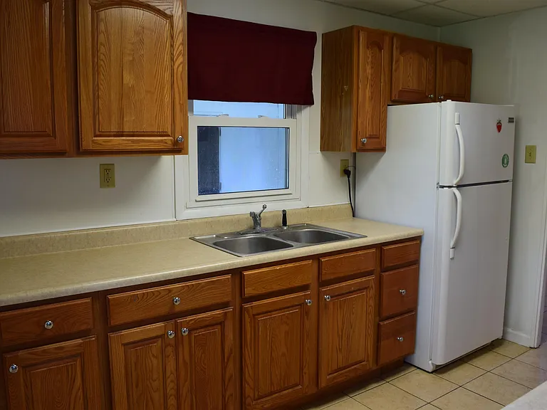 331 E Chestnut St — Photo 5