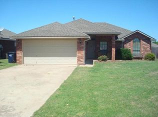113 E Etowah Rd, Noble, OK 73068