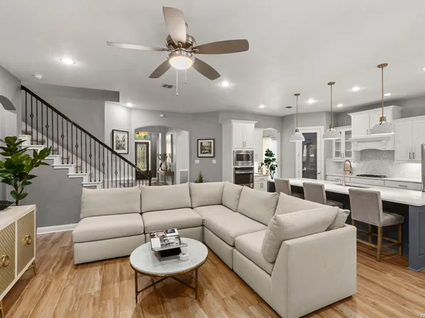 8113 HYACINTH TRCE, Boerne, TX 78015