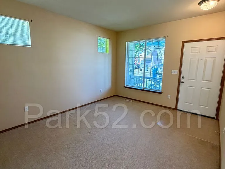 11328 185th St E — Photo 4