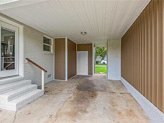 3rd image of 2305 Friends Ave