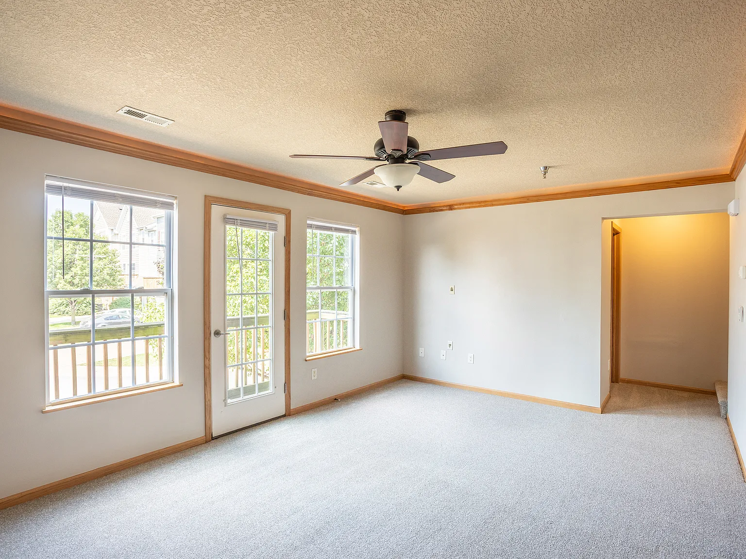 2 bed, 1056 sqft, $1,400 — Photo 4
